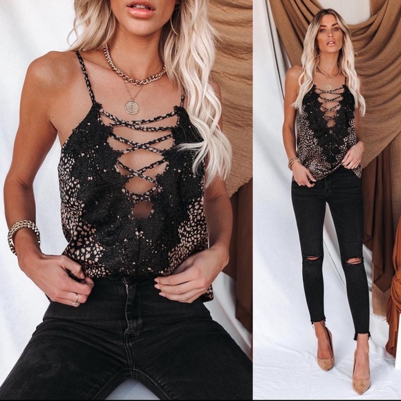 En Creme Tops - ✨Vicidolls Birkin Printed Lace Up Cami Tank✨